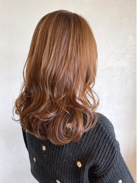 ベルビアンカ(Belle BIANCA) Belle BIANCA レイヤーカット/柔らかベージュカラー by TOMOE