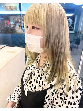 オルロバイイザ(ORLO by IZA) ウルフカット×デザインカラー