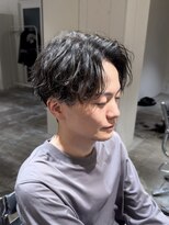 ストレータ バイ マリオ(Strata by mario)&nbsp;波打ちセンター分けパーマ風セット迷ったらこの万能ヘアスタイル