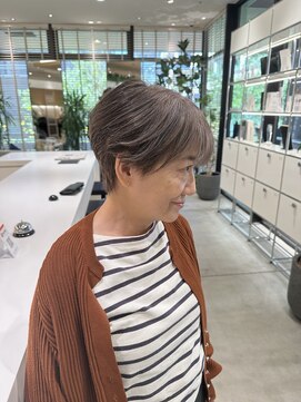 ステアケース 武蔵小杉店(stair:case) 白髪が多い方の為の白髪染め ローライトでデザインをプラス