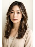 ハイライトヘア　ミディアムレイヤー　顔まわりカット 30代ヘア