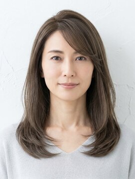 と和 巣鴨 40代上品グレージュミディアム。白髪も馴染む外ハネ