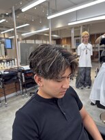 ルースト 南堀江店(ROOST)&nbsp;刈り上げセンターパート/波巻きツイストスパイラル/南堀江