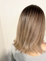 アンサン(unsung)&nbsp;バレイヤージュカラーとミルクティーグレージュ