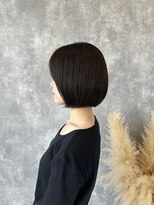 ヘアアンドメイク ムーア(Muuua)&nbsp;丸みのあるボブとオリーブグレージュ