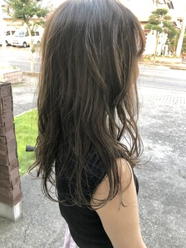 ヘアメイク ヴァロ(Hair Make VaLo) 透け感+カーキー