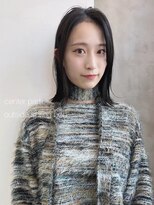 イル(ill)&nbsp;ぷつっとボブ　センターパート　外はねボブ