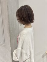 ヨーク(YOKE)&nbsp;YOKE 切りっぱなしボブレイヤーボブ赤みなしオリーブベージュ