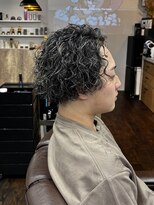 バタクラン(BATACLAN)&nbsp;ツイストスパイラル/ハイライト/ブリーチ/メンズカット/眉毛