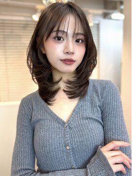 イヴォーク トーキョー(EVOKE TOKYO) ミディアムレイヤーバタフライカット髪質改善レイヤーカット