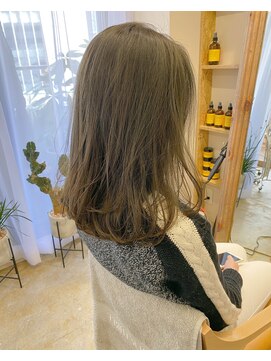 ウル(uru.) オリーブベージュ×レイヤー