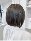 福山市 美容室Caary人気パツンとラインが可愛い切りっぱなしボブ