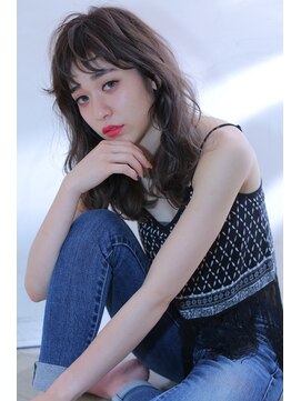 リノウエスト(Lino WEST) 巻き髪ロングスタイル