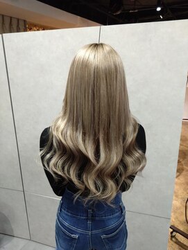 ニーナ ビューティーサロン(NINA Beauty Salon) ハイトーンはダイヤモンドヘア