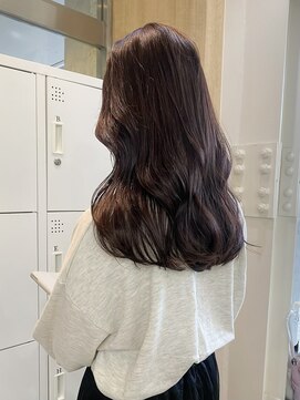 イェッカ(YECCA) こっくり感のあるラベンダーブラウン