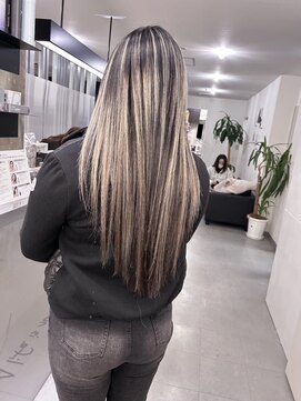 キング 枚方店(K!ng) 縮毛矯正髪質改善ハイライトレイヤーカット枚方美容室エクステ
