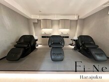 シャンプーブースも自然光あふれる居心地いい空間★