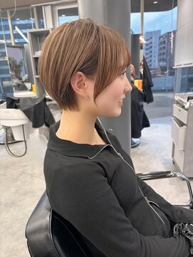 エスキス(ESQUISSE) コンパクトなショートボブ