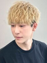 セプト 博多(SEPT.)&nbsp;ブリーチ ホワイトベージュ ツイスパ メンズショート 20代