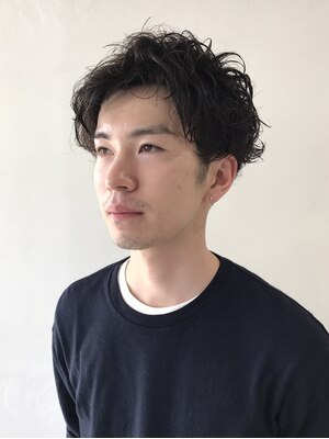 【メンズカット+メンズパーマ￥7900】個性にトレンドをON。ジャンルに捉われないスタイル作りが人気の秘密。