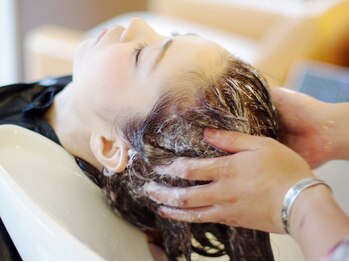 サティラヘアー(Satila hair)の写真/髪の状態や頭皮の環境を整えてくれる「抗酸化ヘッドスパトリートメント」が好評♪今よりさらに若々しく★