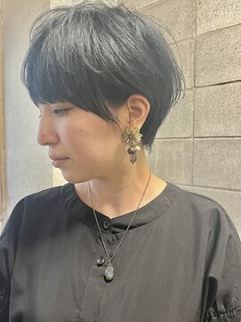 髪質改善と縮毛矯正の専門店 サンティエ(scintiller) 大人綺麗な小顔襟足スッキリショートボブ　30代40代