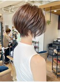 シルキーベージュデザインカラー斜めバング束感ショート