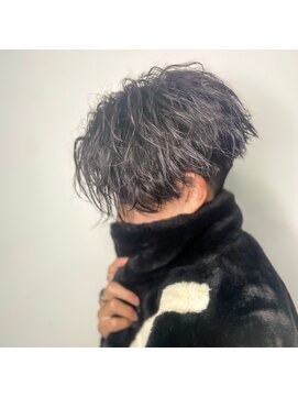 トゥルークリエイション 渋谷(True Creation SHIBUYA) 横顔だけでも決まるチャラセンターパート