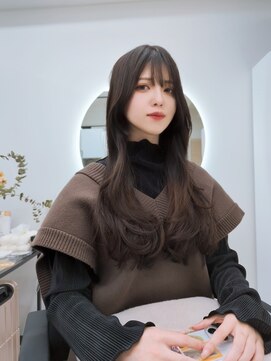 シア(XIA) 艶髪ストレート＋フェミニンロング