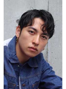 ブークル(boucle) メンズサイドパート　カルマパーマ　ハーフバック風　ガイルヘア