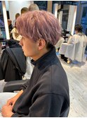 メンズ韓国ヘア　センターパート　ブリーチカラー ペールピンク