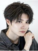 無造作毛流れセンターパート爽やかフェザーショート