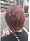 ピンクベージュ