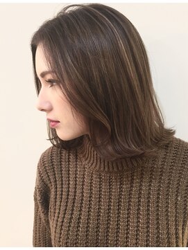 キアラ(Kchiara) カーキベージュハイライトロブ/Kchiara川野直人
