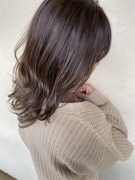 コアフュールブランコ(Coiffure BRANCO) BRANCO - ハイライトグラデーション × 透明感グレージュ