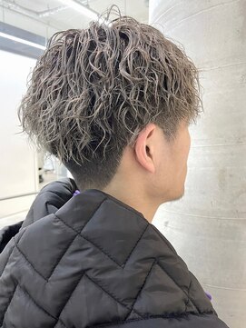 セル(CELL) メンズカット×ツイストスパイラル ツーブロックマッシュ　束感