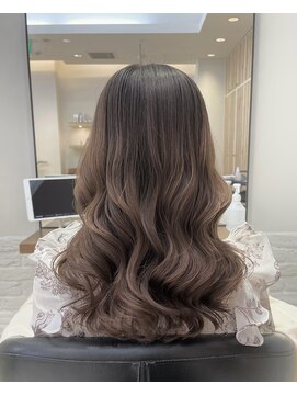 アピッシュ アオヤマ(apish AOYAMA) 32ミリのアイロンで巻いたようなコテ巻きパーマ