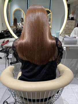 ロンドメリア 天神大名店(Lond Melia) ★斜めバングミディアムヘアグレージュカラーシルキーベージュ★