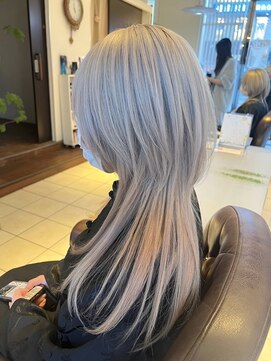 ゴッド ヘアーアンドメイク 高崎西口店(GOD Hair & Make) ウルフカット＋ホワイト