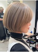 武蔵小杉大人ショートボブ丸み顔まわりレイヤーベージュカラー