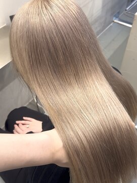 ソル ジングウマエ(SOL JINGUMAE) mayu//ツヤツヤホワイトミルクティーベージュハイトーン