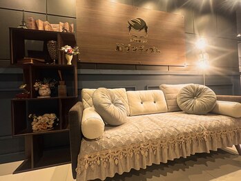 眉ダンディズム 大阪本町店の写真/【お顔の印象は眉で決まる】30～50代で眉のお手入れが初めての方に特化したメンズ専用眉毛サロン◎