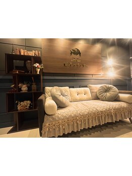 【お顔の印象は眉で決まる】30～50代で眉のお手入れが初めての方に特化したメンズ専用眉毛サロン◎