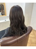 オリーブカラーとウェーブ巻き