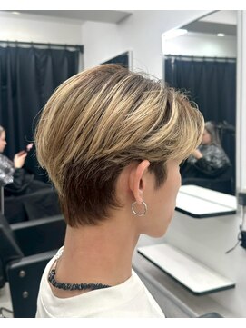 レブ 難波店(REV.) 髪質改善/ブリーチ/ダブルカラー/韓国/インナーカラー/難波