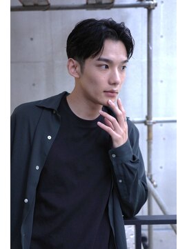 ブークル(boucle) 短めセンターパート 刈り上げセンターパート