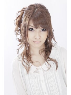 ヴィダ クリエイティブ ヘアーサロン(Vida creative hair salon) カールナチュラルハーフアップ☆