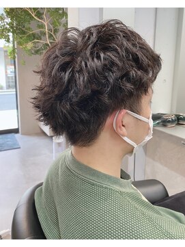 ドゥマン(Demain) スパイラルツイスト・ツイストパーマソフトツーブロック刈り上