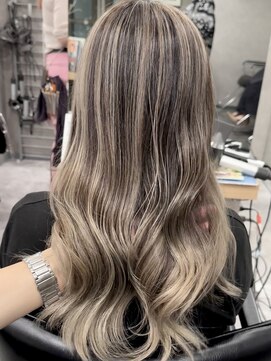 レディアル 大宮(REDEAL ope.) 【白髪手術】　ホワイトベージュ/白髪ぼかし/ハイライト