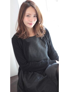 メゾンシルク(Maison Cirque.) 大人かわいい　くびれレイヤーミディアム